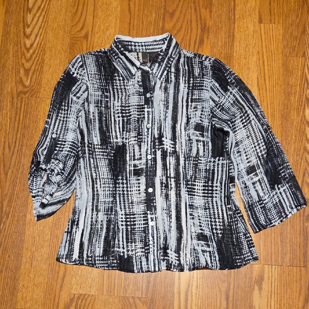 Black and White Graphic Button Down Shirt with Notched Collar